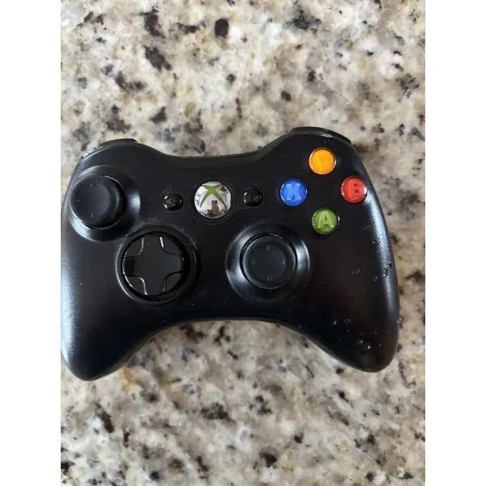 Xbox Controller.‎ Missing Battery Cover On Back. In Very Good Used Condition